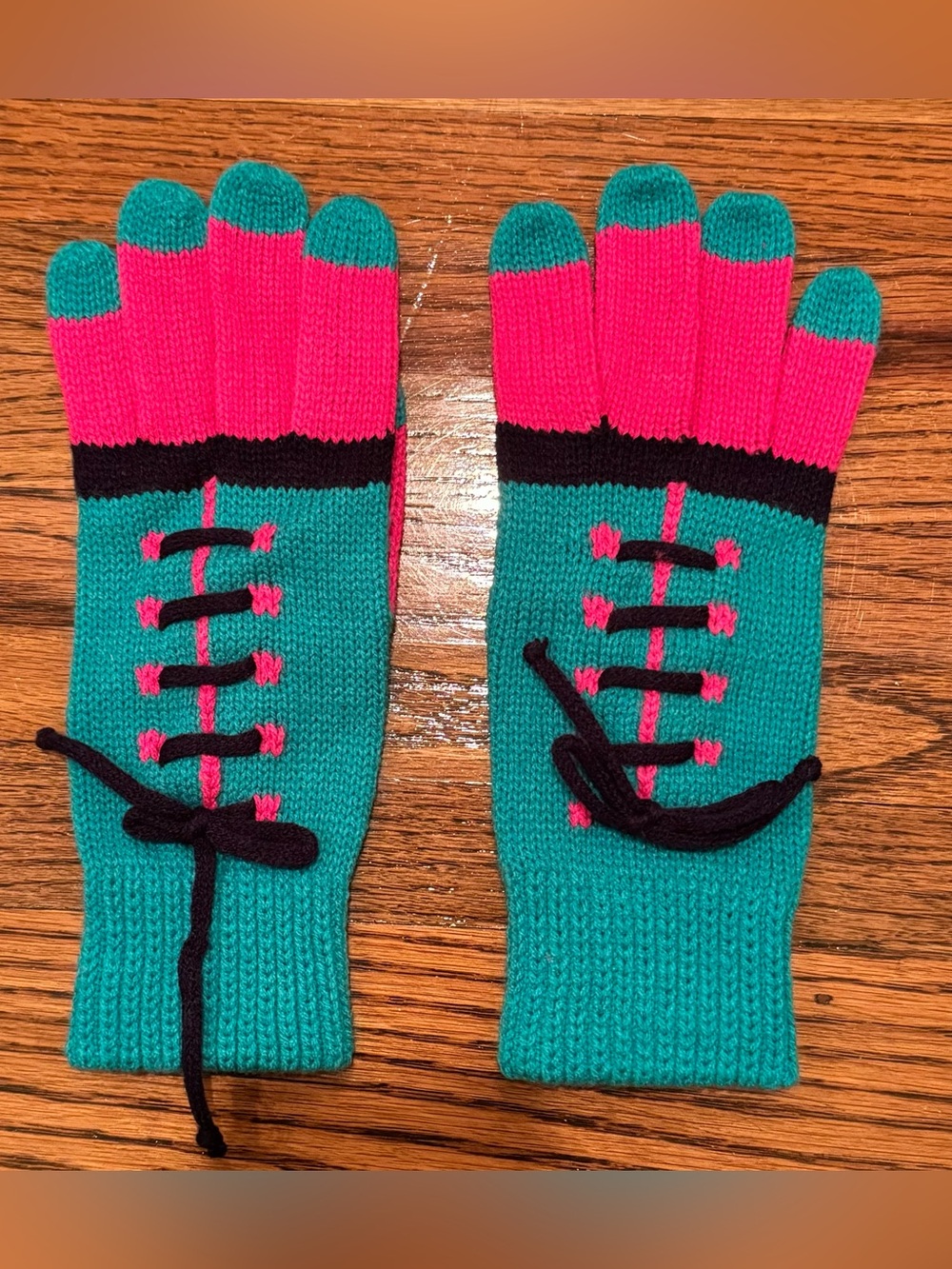 Women’s Novelty Turquoise and Pink Winter Gloves
